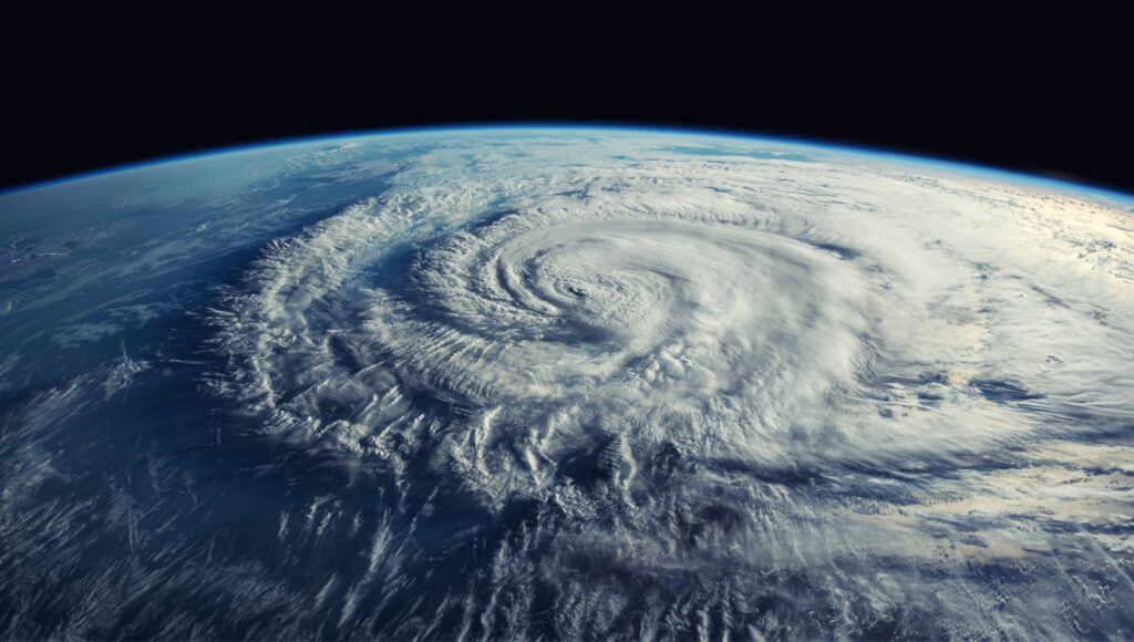 Mobile Apps: Fly with Confidence: Navigating Cyclonic Disruptions and Staying Informed Throughout the Year